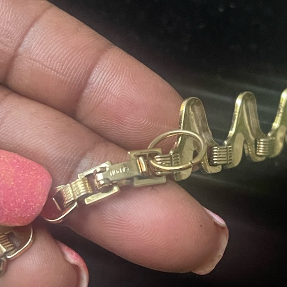 - Gold Tone Necklace-Marked Saron-18 Inches Long EUC - Picture 6 of 7